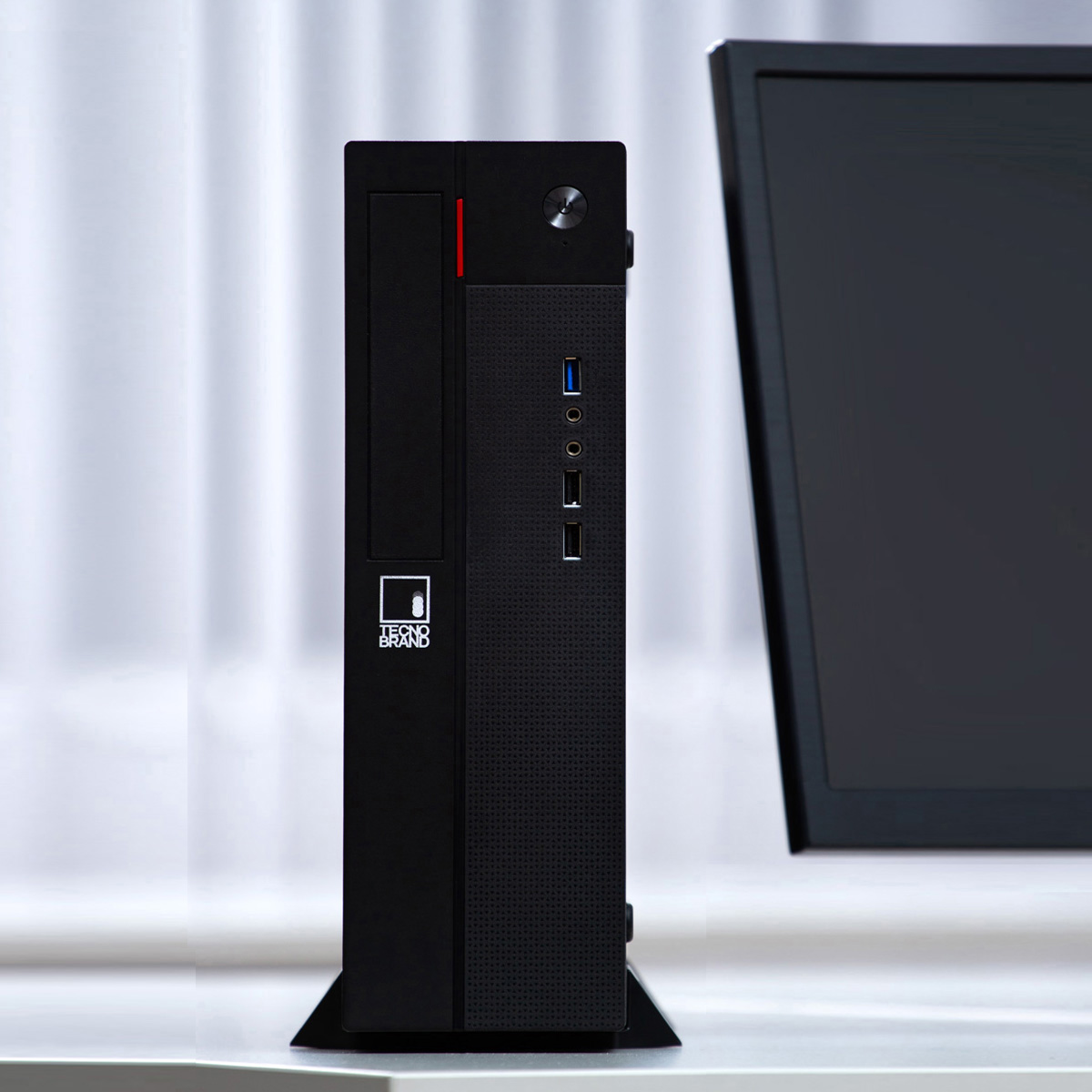 PC Tecnobrand Core i7 10th Gen 8GB Ram 480 SSD